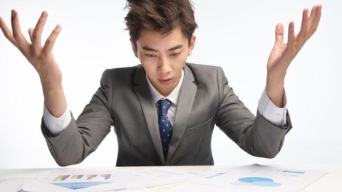 职场冲突急救包：三招搞定男同事摩擦，告别冷战尴尬