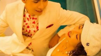 女友发现前女友合照后心情低落？三招教你轻松化解感情危机