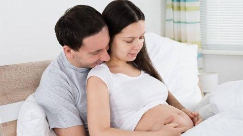 孕晚期和哺乳期遭遇老公出轨：该不该原谅的内心挣扎