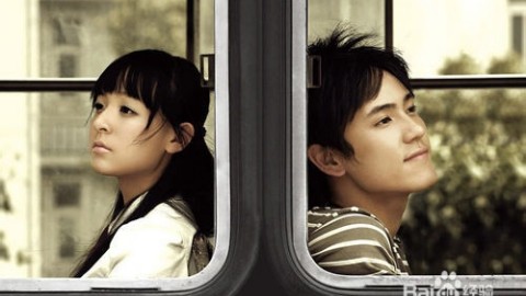 24岁女生异地恋烦恼：男友总索要大尺度照片，我该如何守住底线？