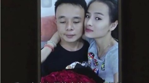 20岁女孩爱上大20岁男人，我该怎么办？