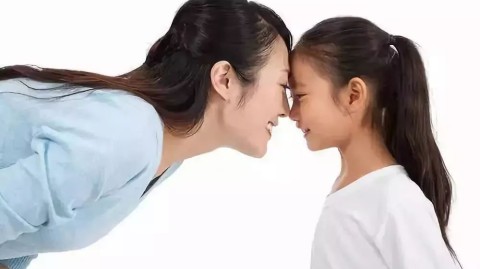 20岁男生护肤母亲为何极度反感？深度解析与沟通指南