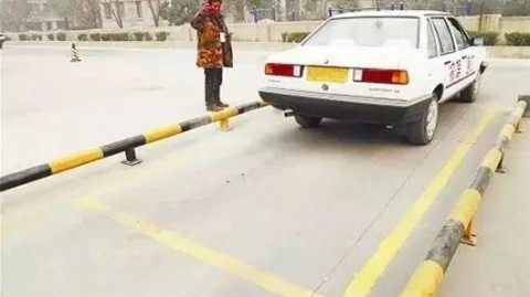 大四考驾照挂科焦虑：如何应对心理障碍？