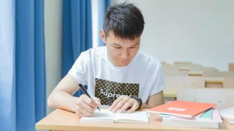 17岁男生考了全班第一后为什么失眠心悸？真相让人心疼