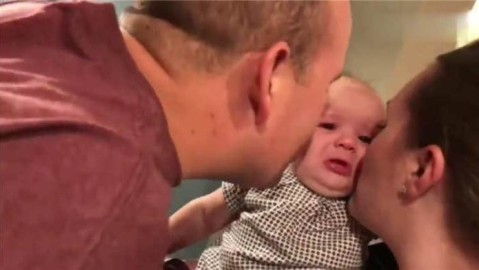 爸妈总在我面前亲热，我反对无效怎么办？