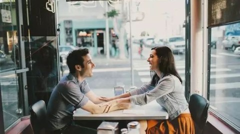 初恋恋爱中的信任危机：如何化解不安重建安全感