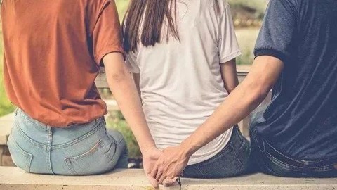 老公两次出轨后，我总觉得自己是道德审判者，人格会扭曲吗？