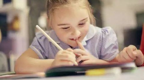 如何帮助沉迷游戏的弟弟把心思放回学习上