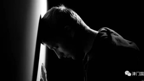 如何与长期抑郁妄想的丈夫和谐相处？妻子必看指南