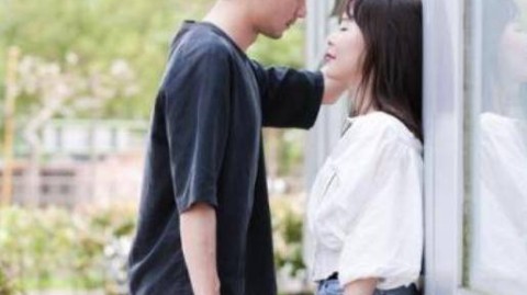 当儿子爱上二婚女性，母亲强烈反对：如何化解家庭情感危机？