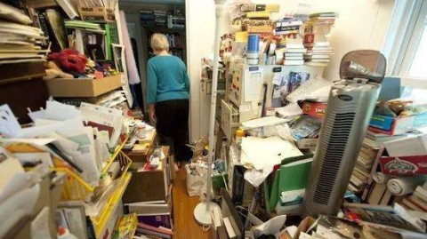 揭秘收集癖：为什么我们总爱囤积容器？